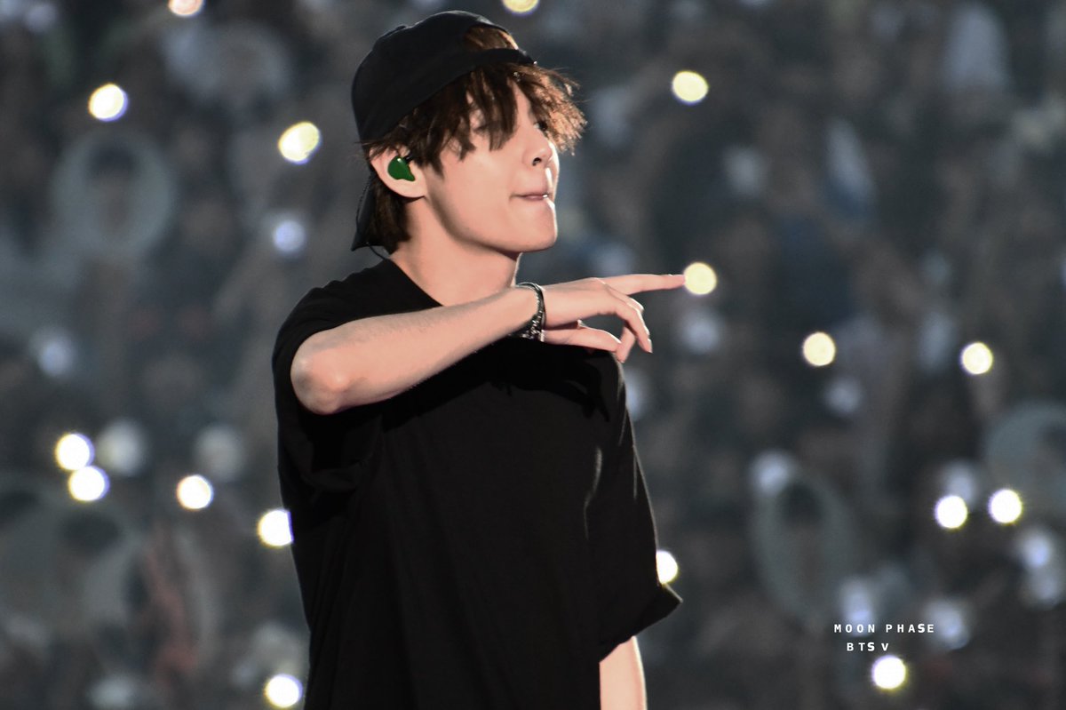 _Moon__Phase's tweet image. 0706 SYS OSAKA🐙

#김태형 #BTSV #방탄소년단뷔 #뷔 #태형 #태태 #taehyung #방탄소년단 #BTS  @BTS_twt