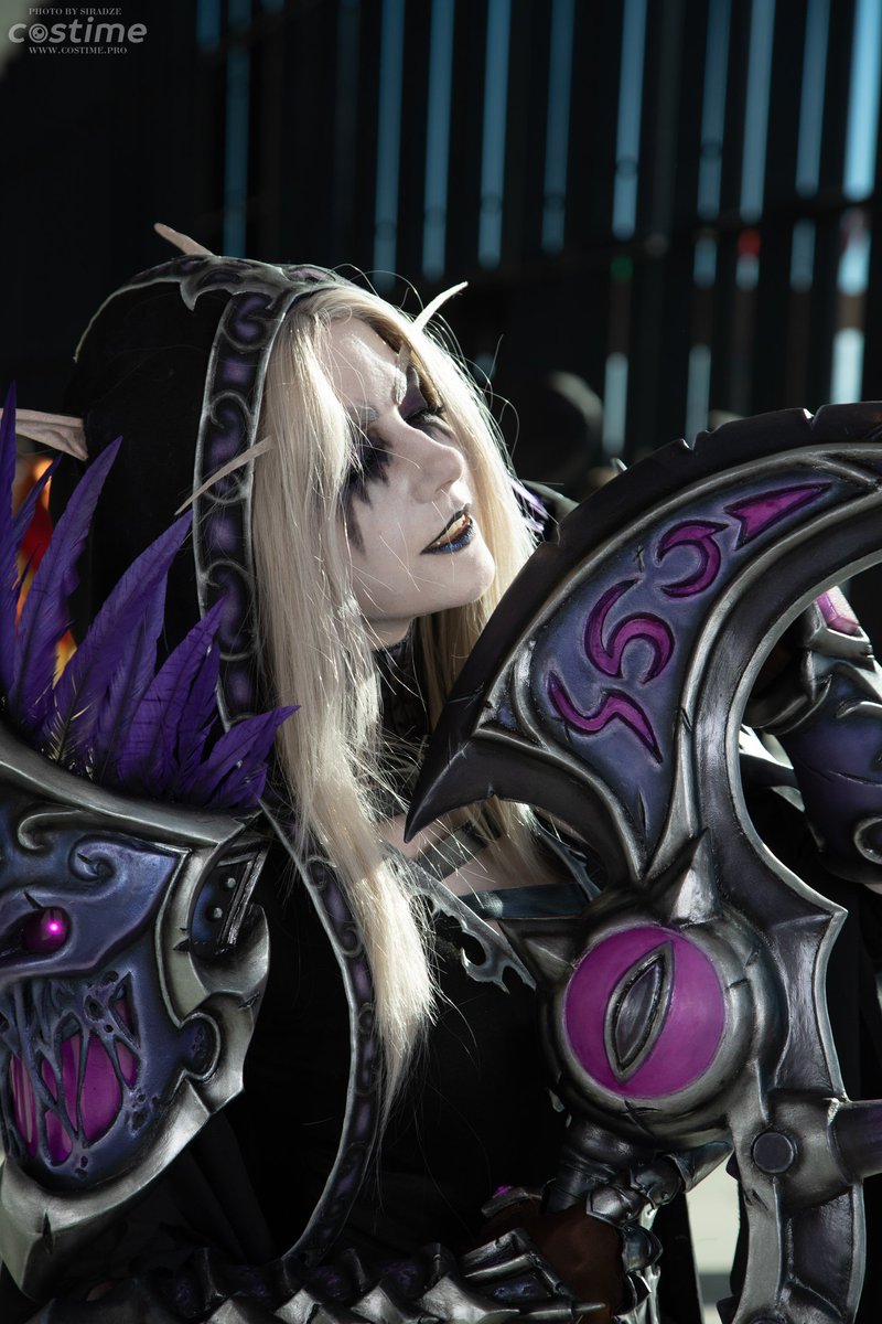Crazy_Kitsune's tweet photo. "War is a living thing. It writhes, it grows, twisting and turning until its final form is revealed.This war is about to shift yet again.And it will be this blade that guides our way to victory"
Ph by Costime
Cosplay made by me,designed by @ZachFischer for @projebonblade
#Starcon https://t.co/47ho2USj8A