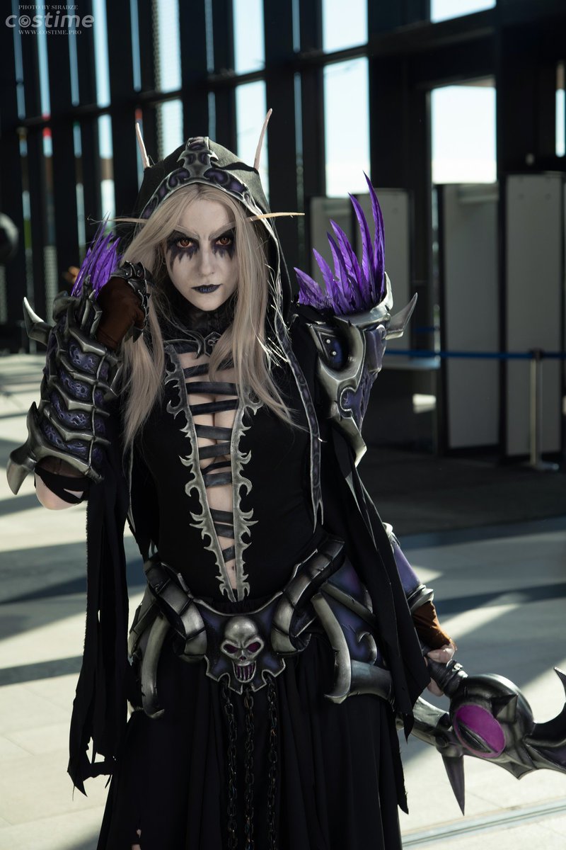Crazy_Kitsune's tweet photo. "War is a living thing. It writhes, it grows, twisting and turning until its final form is revealed.This war is about to shift yet again.And it will be this blade that guides our way to victory"
Ph by Costime
Cosplay made by me,designed by @ZachFischer for @projebonblade
#Starcon https://t.co/47ho2USj8A