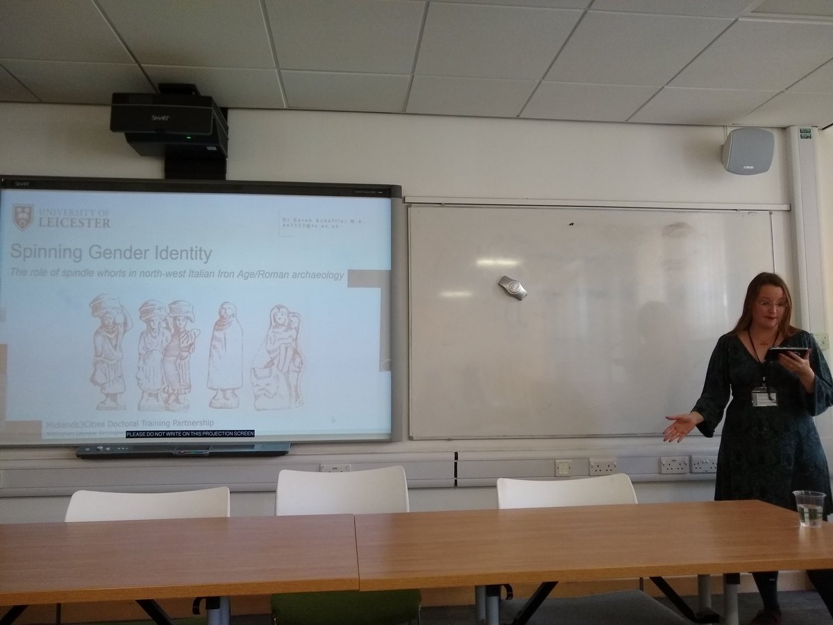 Sarah Scheffler @MissSchneehuhn   starts our panel <a href="/Fieca2019/">FIEC & Classical Association, Joint Meeting, 2019</a> on the multivocality of material culture with her paper 'Spinning Gender Identity' #whorls4ways
