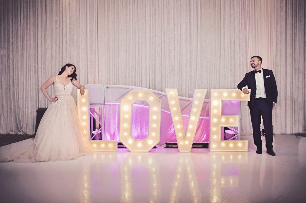Hoping your #Monday is filled with lots of #love! 💖 #HappyMonday