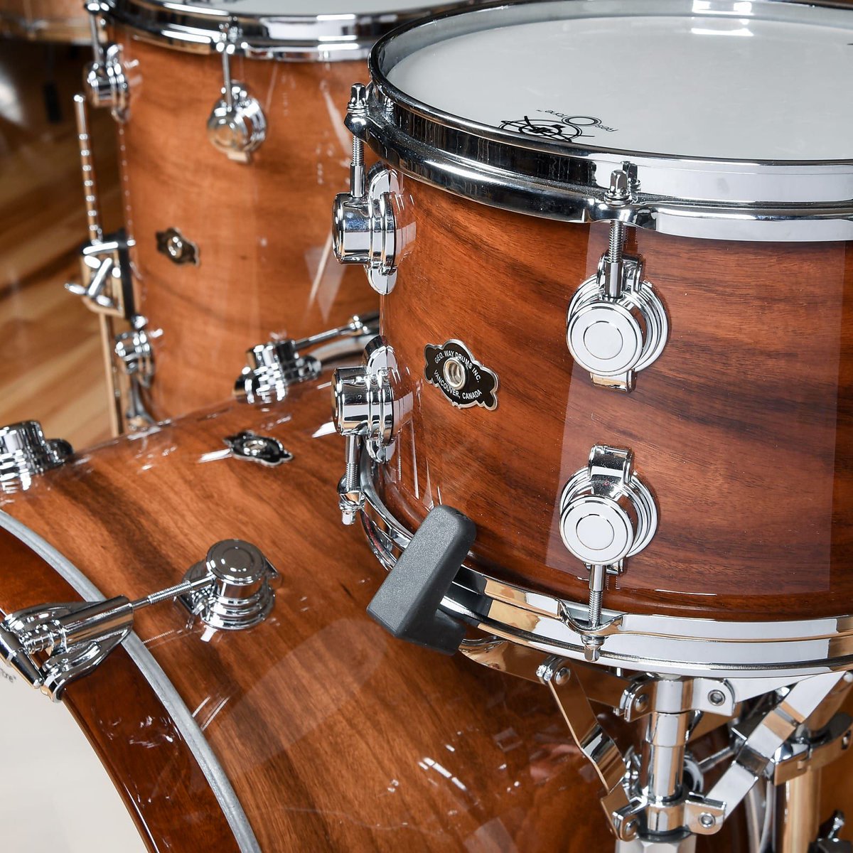 chicago_drum's tweet photo. This George Way 12/14/20 Aristocrat Acacia kit is truly a piece of handcrafted excellence, and even includes free Ahead cases! https://t.co/p8umWDqO5L #georgeway #dunnett #drumshop #drummer #drummers #drum #drumsdaily #drumsquad #drumfam #drums #drumtalk #geartalk https://t.co/6Yzvx5vhGP