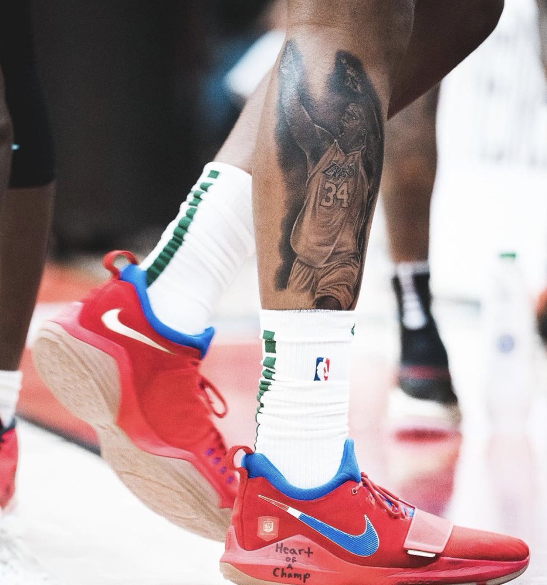 When @shaq got alley oop dunk, he often pointed to his son <a href="/SSJreef/">Shareef O’Neal</a>. Now it’s tattooed on Shareef’s leg.