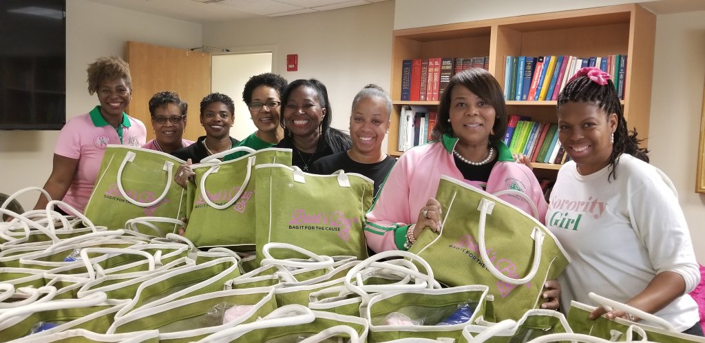 pinkwellchick's tweet photo. Message from outgoing #pinkwellchick Board Chair @IPProfEvans and welcome to new Chair, Crystal Houston! #pinkwellchick #breastcancer #survivorsupport https://t.co/vXZIpOvBHb https://t.co/lr3geJmJPU