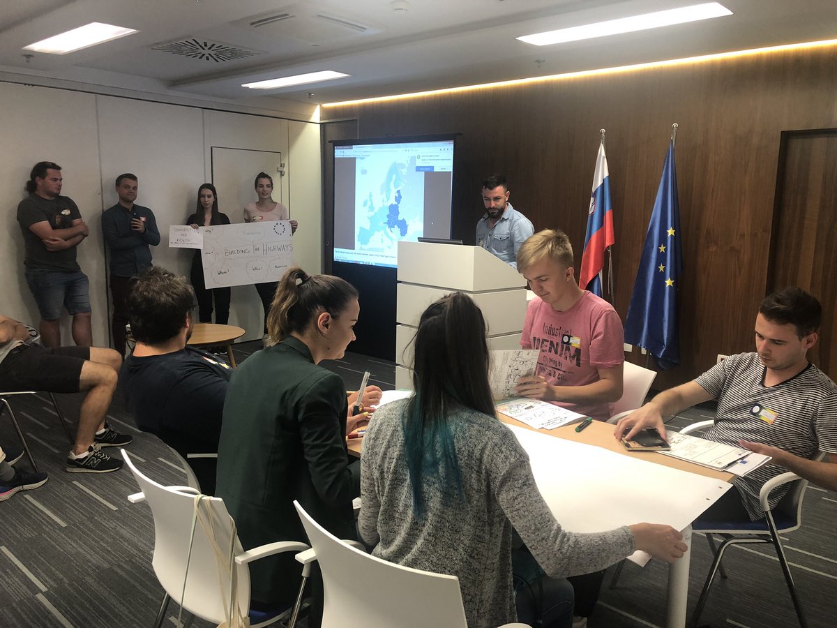 EusairPoint's tweet photo. “Sometimes it’s more important to have EU support than funds” 🤭 are convinced #CEEPUS #GeoRegNet students,which suggested to build a strategic Baltic-Adriatic highway 🛣to #ConnectTheRegions &amp;their industries,taking into account #GreenCorridors as well! @FFLjubljana @SVRK_RS https://t.co/xXqfNi9ys9