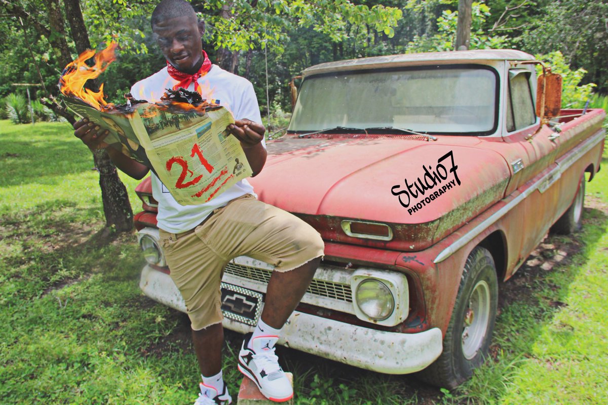 DeeloTheSniper's tweet photo. Happy 21st‼️ 🔥
Book Me 🎥 @Studio7raw  🎥 https://t.co/75shLZB801