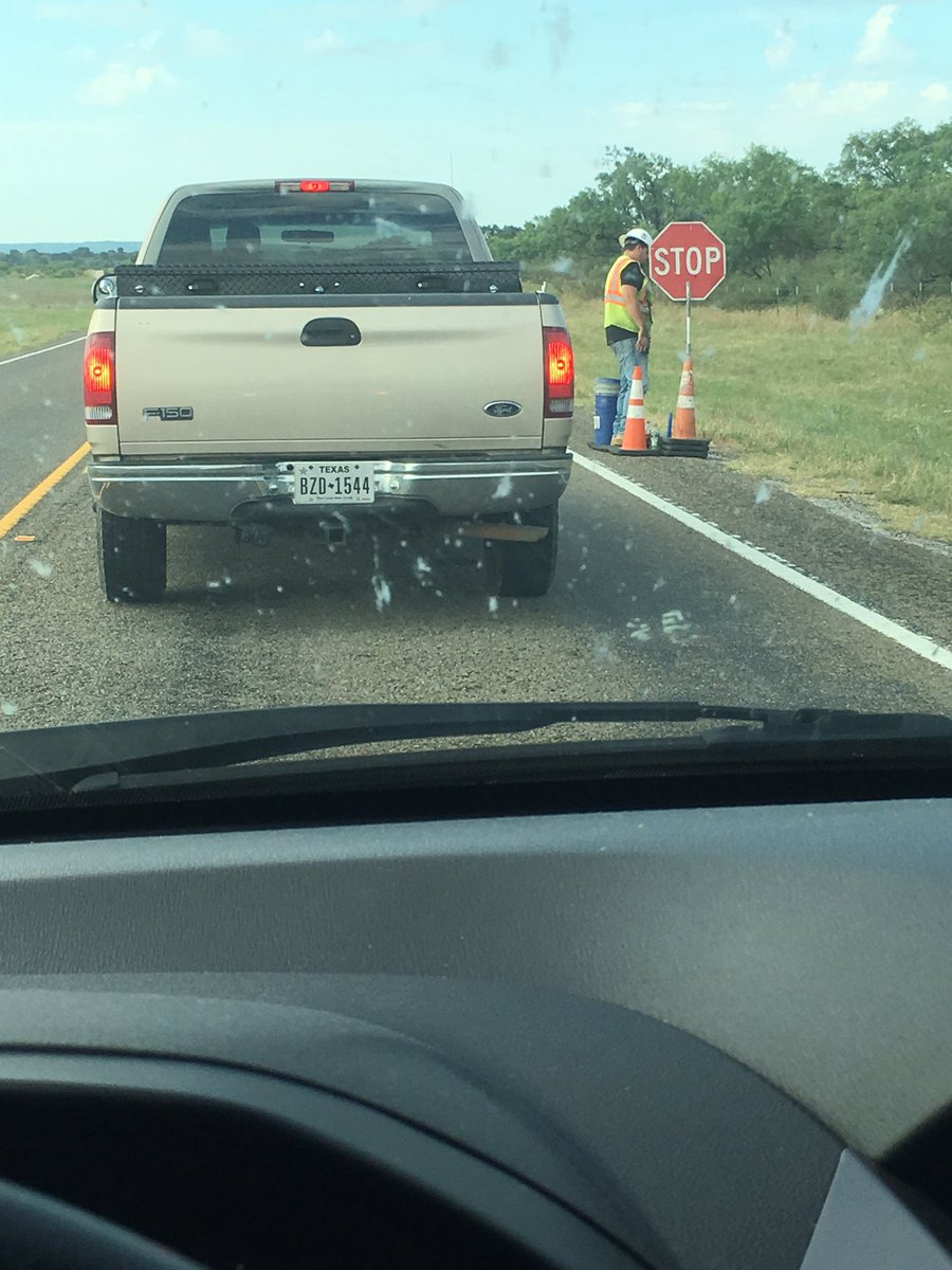 cuatronelson's tweet photo. What you don’t need when you’re low on gas #texasdriving https://t.co/Wyx69VZqQA