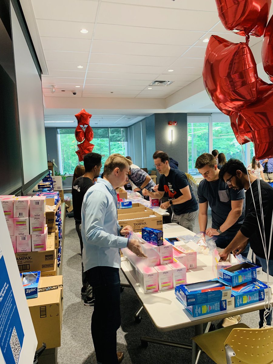 intuitcanada's tweet photo. @MattLisowski &amp; @ebriere kicking off Mississauga’s Week of Service! #givingback #intuitlife #QuickBooks #turbotax https://t.co/WTo0p5lBJE