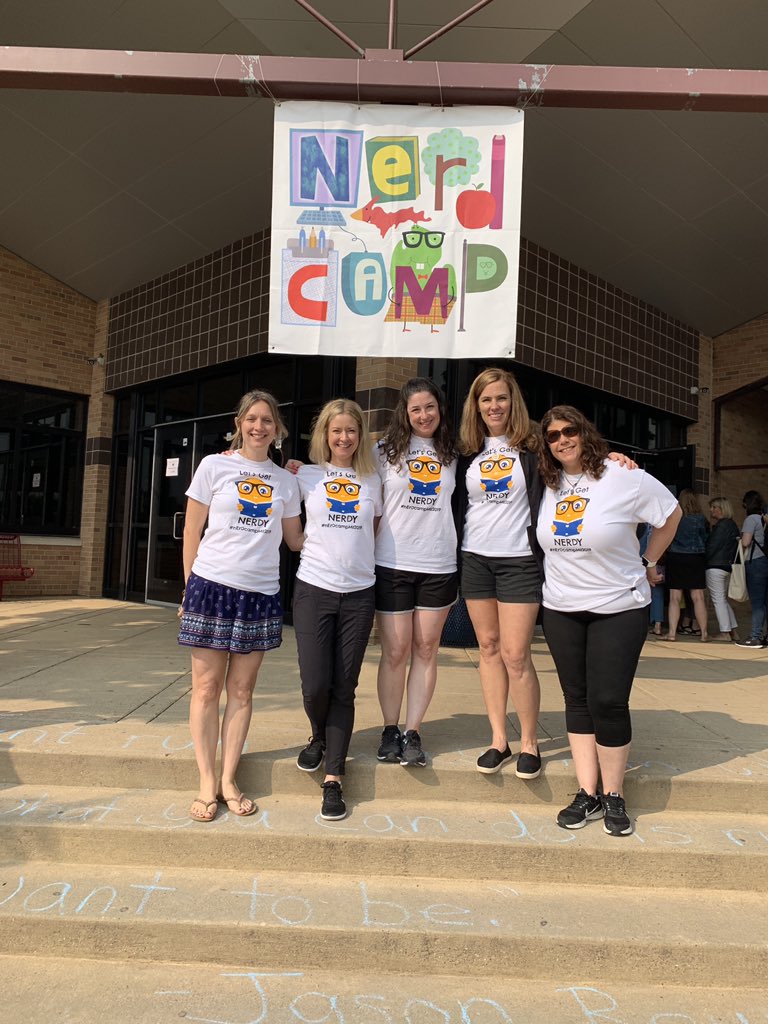 techlibrarianil's tweet photo. We stopped for the sunset over #LakeMichigan, but the #nerds have now arrived! #nErDcampMI #WeAreD34 #thinkof34 #readers @MrsKirsch4th @MarlaLandsman @GretchenSchiltz https://t.co/8PKlcif7Wi