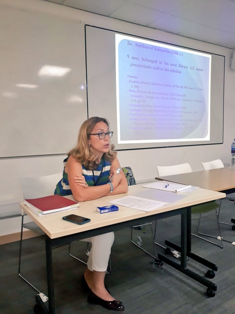 #fiecca2019 #ImmaterialLibraries <a href="/margherita1974/">margherita losacco</a> giving her paper on how to reconstruct libraries through literary sources, manuscripts, marginalia