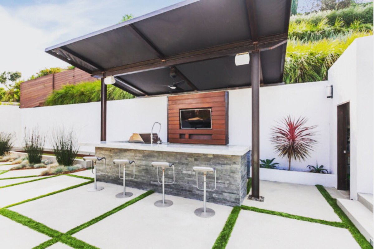 laurimstudio's tweet image. An exterior remodel and backyard renovation calls for the perfect #BBQ setup. Let the summer celebrations begin! ☀️ #SummitProject #LauriMorrisonStudio

#exteriordesign #grill #grillout #backyard #backyardbbq #landscaping #summerfun #bringyourfriends #outdoortv #outdoorbar