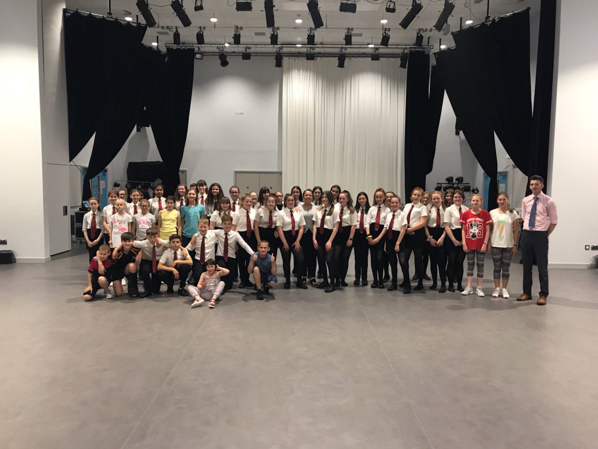 YsgolCwmBrombil's tweet photo. Issue 4 of our Newsletter containing articles about our International Club, Reception Class and Cynnydd Project plus more is now available for you to read: https://t.co/sx2RZGo0hh https://t.co/2pneh4q9PN