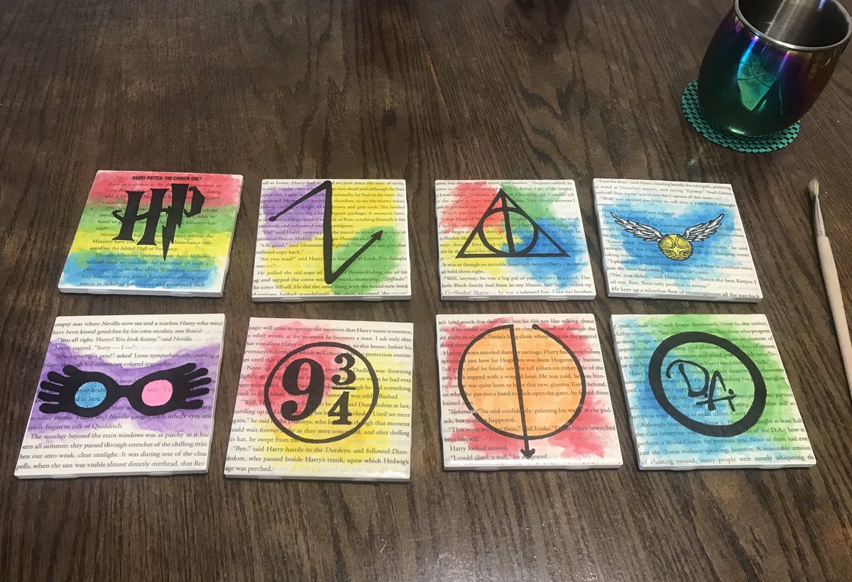 Apollo_Art1's tweet photo. Harry Potter coasters set. Made with pages from the Harry Potter books. #apolloart #watercolor #painting #art #harrypotter #hogwarts #crafting https://t.co/s1bMDlwuXN