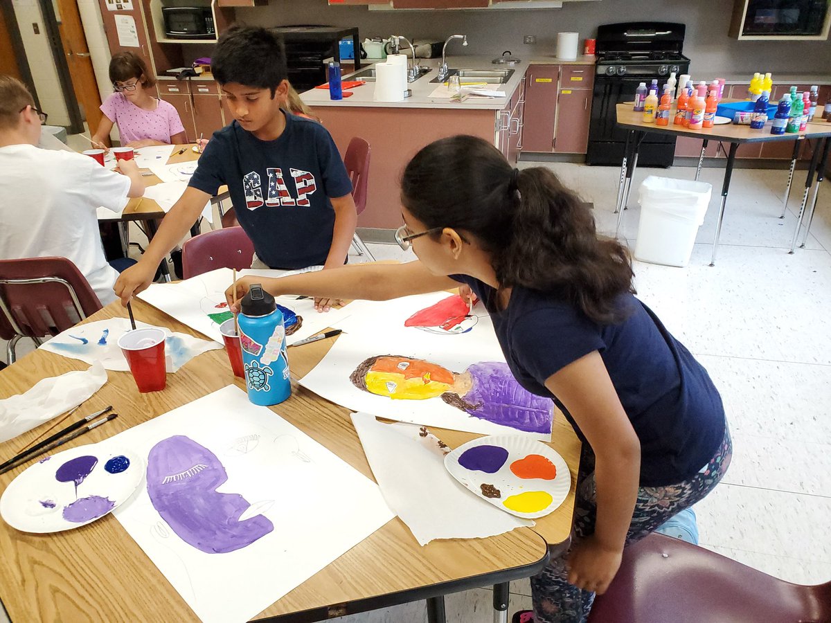 Mr_d_Hampden's tweet image. @CV_Eagle_Fndn Experiencing History Through Your Senses Camp
#InteractiveHistory is channeling their inner Picasso.