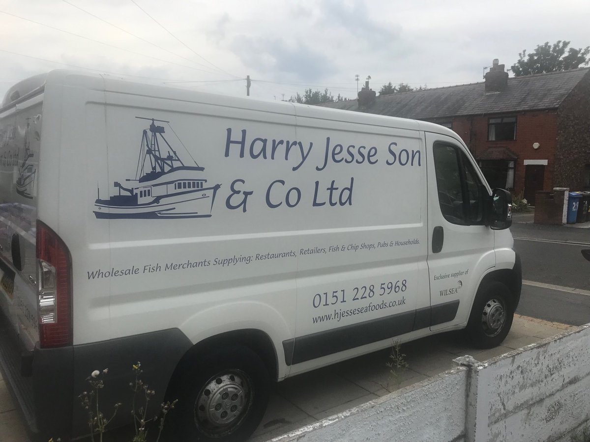 hjesseseafoods's tweet photo. #anotheroneready #liveredup#readytohittheroadsat3am #freshfish #delivereddaily https://t.co/WWCkUv4R5N