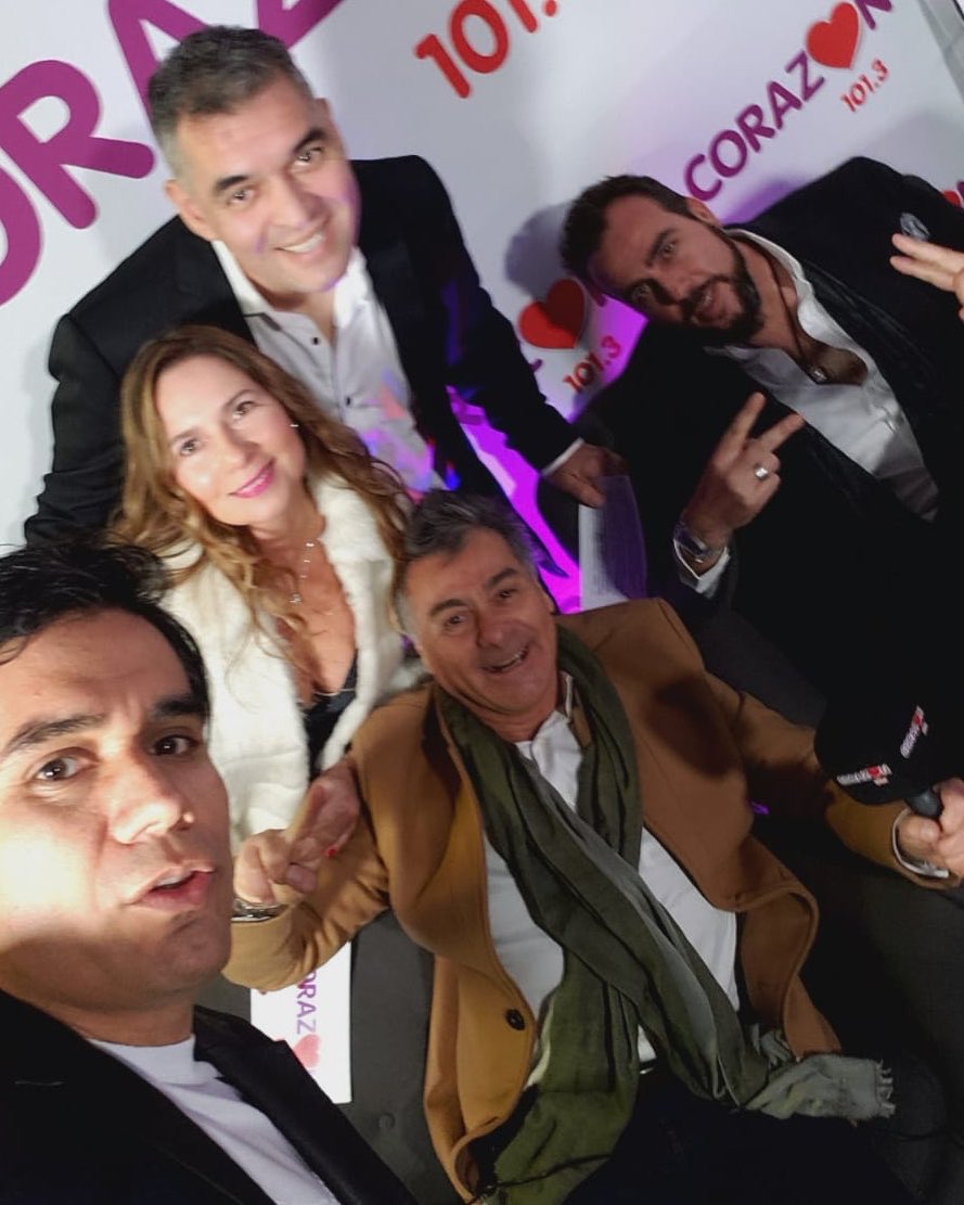 Fue una gran noche ! Gracias a todos por su cariño!!! ⁦<a href="/RadioCorazonFM/">Radio Corazón FM</a>⁩ #lamasqueridadechile