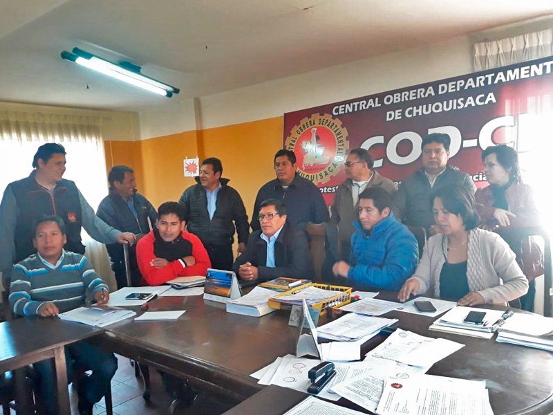 Fundacion_ACLO's tweet photo. Chuquisaca: la COD critica al gobierno y anuncia que no apoyará a ninguna fuerza política (Foto/NP) https://t.co/EyVvzqoi52 https://t.co/JOF1dpqUvV