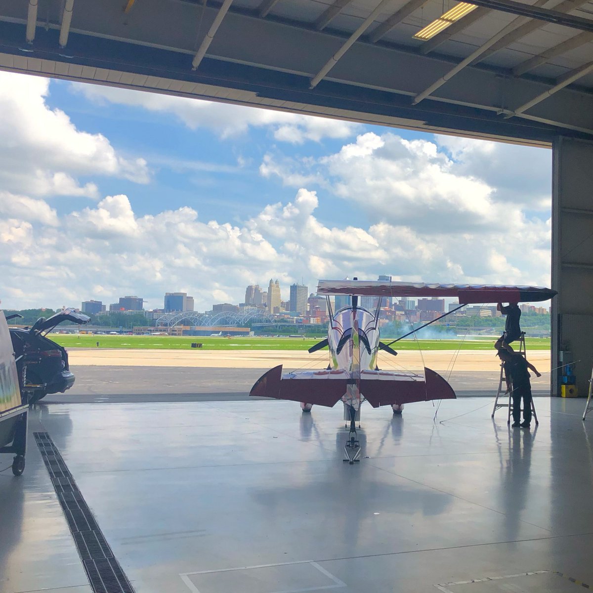 JohnKlatt's tweet photo. Wrapped up a great weekend with the @kcairshow ! Great crowds, epic lineup, and a beautiful location - can't get much better than that.
#loadout #screaminsasquatch #jetwaco #jacklinks #runwithsasquatch
@jacklinks @liftaviationusa @hartzellprop @methodseven https://t.co/H08uyaG3HI
