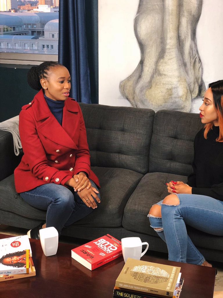 Bhee_Posh's tweet photo. Thank You God.
I had the pleasure of picking the brains heart and soul of @JackiePhamotse and boy was I filled ! Soul deep conversations laced with laughter were the order of the day
#activehealing #jackiephamotse #soulful #bare #thehockeyclub #itweetwhatilike https://t.co/mhpyTrEj8a