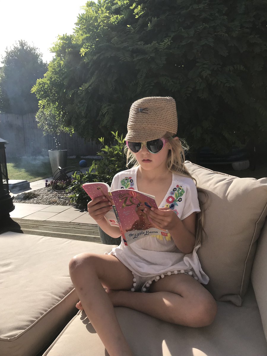 J16usy's tweet photo. @fcemisssmith Thea outside reading Zoeβs Rescue Zoo #HaltonReadathon https://t.co/8LWmjch0Hq