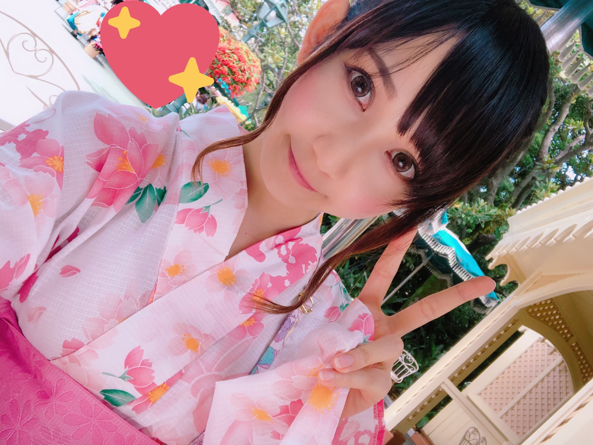 秋田知里 仮面ライダーgirls Al Twitter 浴衣はミッキーミニーので 帯留めとバッグはラプンツェル 今回の舞台のおかげで自分で 着付けも帯結ぶのも出来るようになったの 感謝 明日は場当たりだー いい息抜きが出来たので10 15日まで本番頑張るぞ