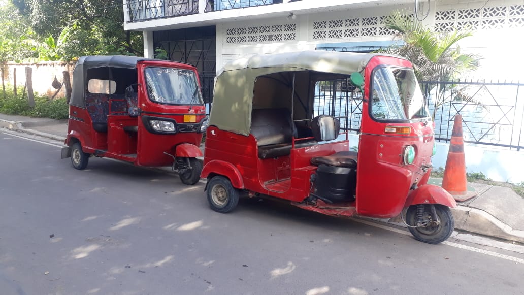 PNCSV's tweet photo. #LaUnión l Dos tricimotos, han sido decomisadas por la policía en el municipio de #Poloros, ya que los conductores no portaban los documentos en regla. #PlanControlTerritorial https://t.co/xyYFT8Q5wr