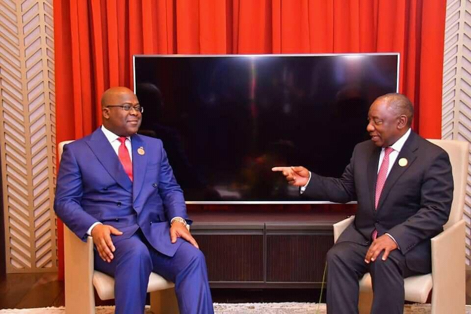 olivierkapambu's tweet photo. #SOMMET_UA_2019#
Tête-à-tête entre @fatshi13 et Cyril Ramaphosa, Pdt Sud Africain  à Niamey. L'échange a tourné autour des échanges économiques entre les 2 pays et la situation sécuritaire de l'Est de la RDC. En marge de ce sommet la RSA est intéressée par le barrage d'Inga 3. https://t.co/SdcHRkibyU