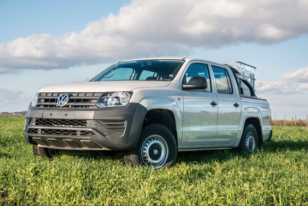 Ya estamos en el aire de #ColoniaAgropecuaria con toda la potencia de la nueva @VWAmarokArg #V6 Desde las 12 a las 14 sintonizá <a href="/Coloniaam550/">Radio Colonia</a> para escuchar a <a href="/JorgelinaTraut/">Jorgelina Traut</a> ￼ <a href="/MarceloPintoOK/">Marcelo Pinto</a>￼y la producción de @vencejavier con toda la información del #Campo