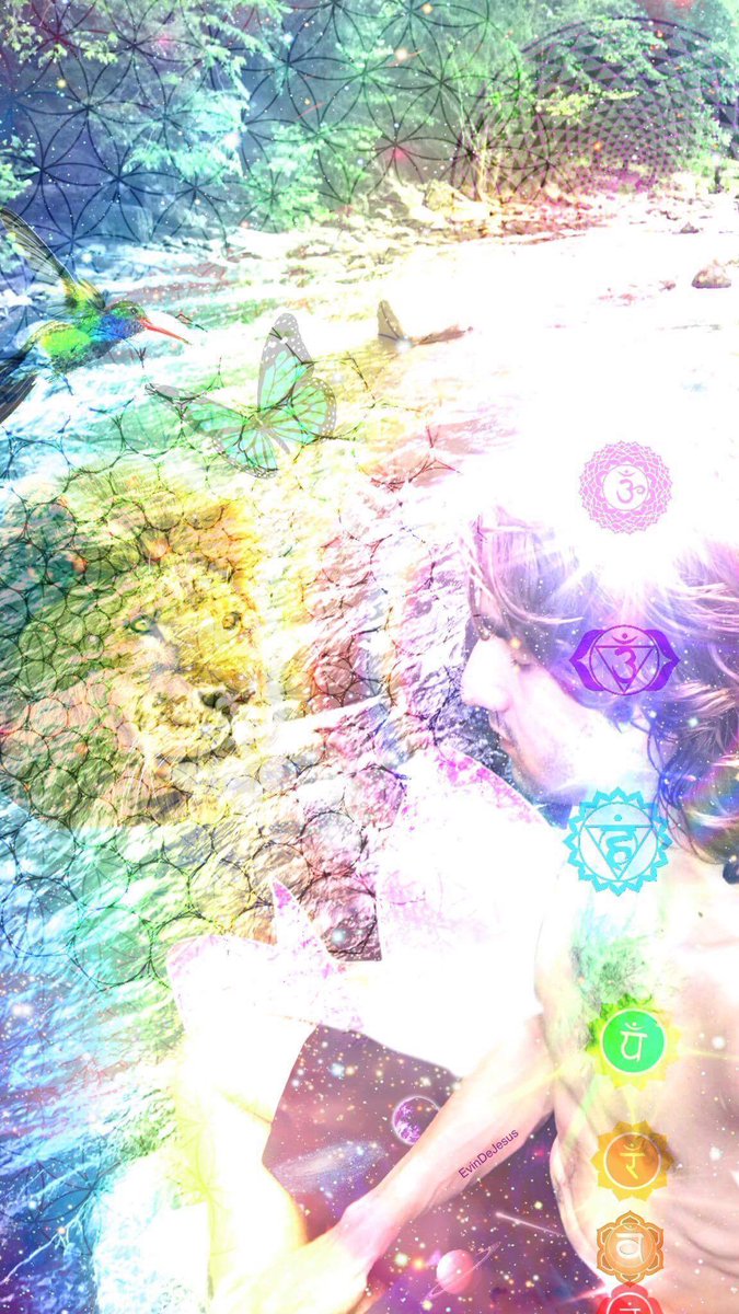 EvinWebDevATC1's tweet image. Twitter Assignment 9: I created this photo manipulation back in 2017 when i went to Virginia for summer vacation. I believe it is very interesting because i love nature so i decided to take a picture in it and surround myself in it.