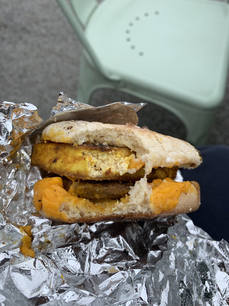 805Fit's tweet image. Yummy vegan egg McMuffin sandwich at a pop shop in Santa Barbara!