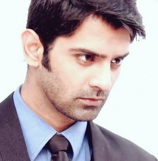 Barun Sobti & Jennifer WingetA self made man shows a woman born with a silver spoon how the other half lives and helps her find joy in the little things, and they end up falling in love in the process.