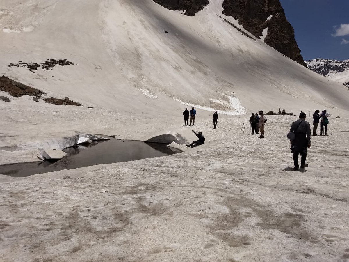 WETRAVELPALS's tweet photo. Next stop was #Litham. This campsite is at 11800 ft.. From #Litham, I did a day trek to #Chandranahan lake which is at the height of 13,800 ft. When I reached there, I was mesmerised by its beauty.. It was pure WHITE ! The lake was totally FROZEN !
#Travelpals #Himchal https://t.co/Ke5jpIgzBk