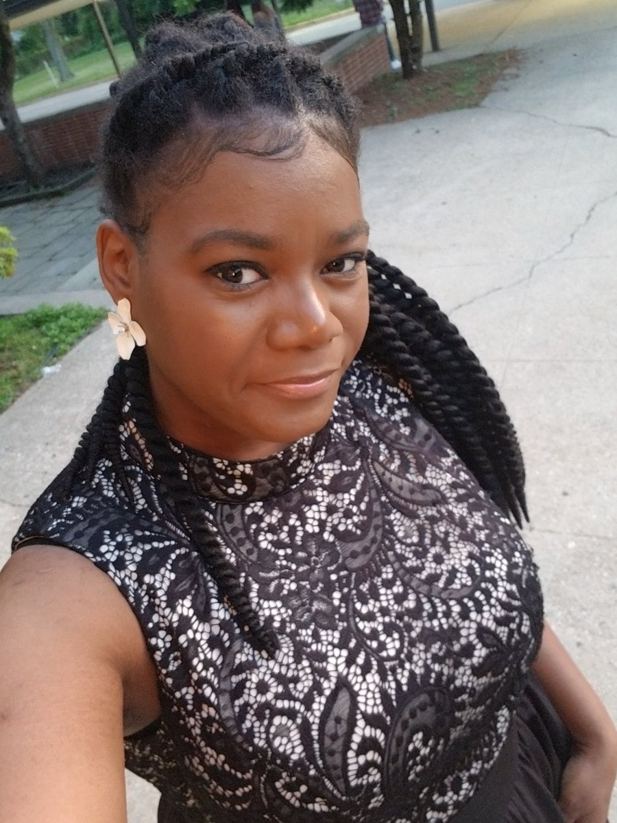 MissCharlesBio's tweet photo. Celebrating 3 years of hard work with my 9th graders at their 9th grade dance. From 7th grade to brilliant mind in the blink of an eye! ❤💃🏾🥳 https://t.co/3eOnxjFFmn