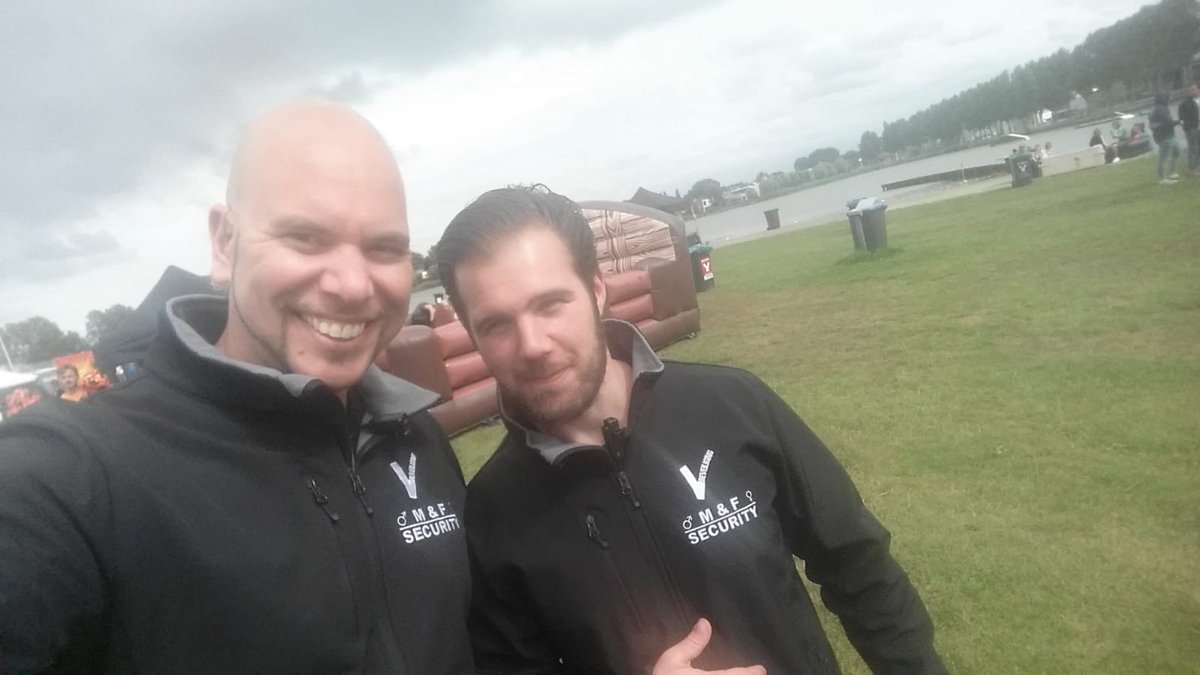 MenFsecurity's tweet photo. @RKSVAlbertus #magnufique #kardinge #party #feest #zilvermeer #strand #gezelligheid #veiligheid @MenFsecurity 
Het was weer gezellig bij het jaarlijkse Magnufique feest! https://t.co/YJEEeSURnz