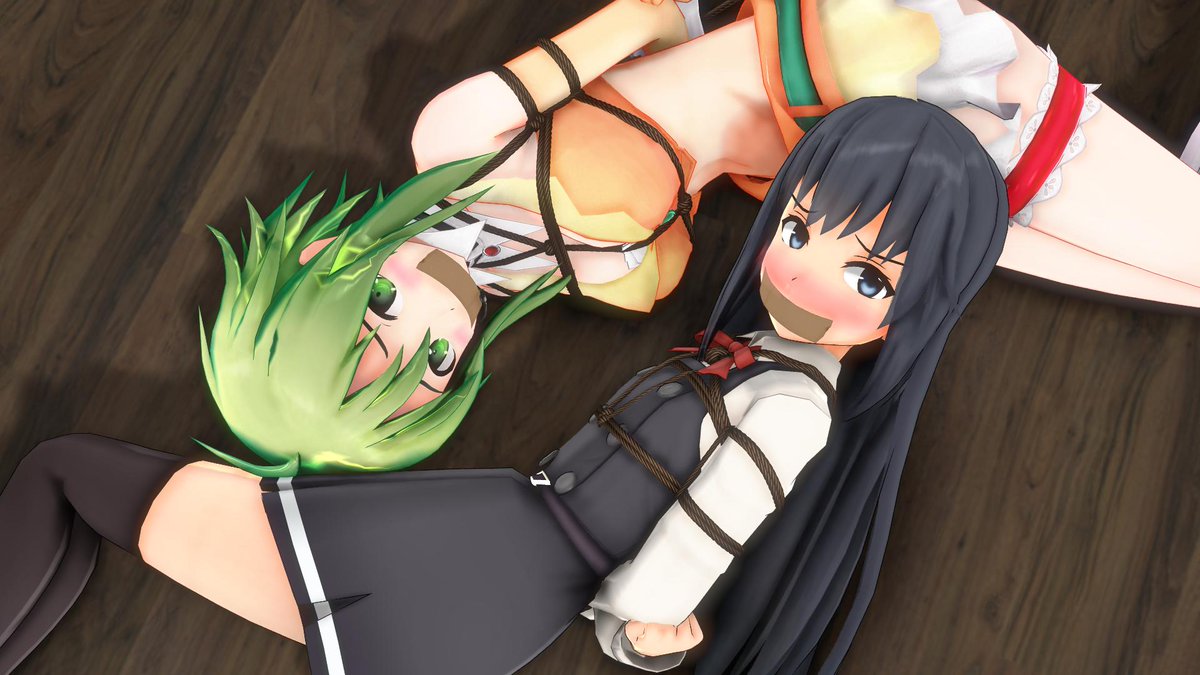 襲撃者のキャラバンが移動しない時間帯は、適当な廃屋に私たちを監禁した。なんとか身を寄せ合い、励ましあう。そのそぶりは、襲撃者たちを喜ばせるもの。 