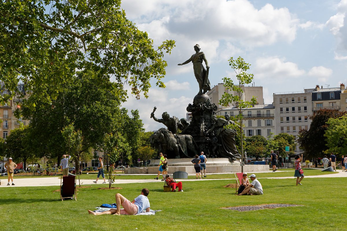 Ce dimanche, nous avons inauguré la place de la Nation.

Une belle journée de partage et d'animations pour toute la famille, avec au programme ; jardinage, jeux d'eau, ateliers de réparation... 

Elle est plus verte, plus accueillante, on vous invite à l'adopter !
© Henri Garat
