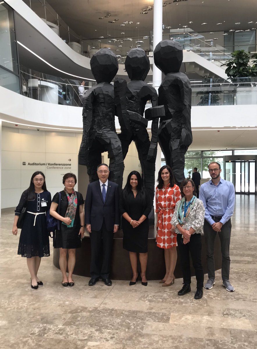 RojasKarinna's tweet photo. Such a pleasure to meet @CEIBS President Li Mingjun and Yvonne LI and share insights on #Siemens #talentprograms exploring further opportunities in China. Thanks for meeting us in Munich! #leadershipdevelopment https://t.co/lRFZbsebWo