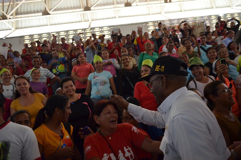 mineducacion_ve's tweet photo. #AsíLoDijo Vcpte. Sectorial de la @ViceSocialT @psuvaristobulo: Tenemos que construir el liderazgo con amor, credibilidad y respeto. ❤🇻🇪 https://t.co/mGApTtXh7h @NicolasMaduro @psuvaristobulo https://t.co/fNofT3eyLW