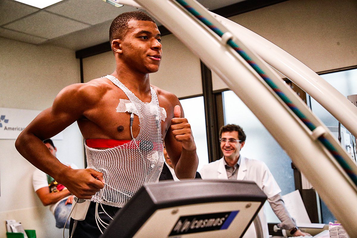 PSG_inside's tweet image. 🔙⚕️📸

Les traditionnels tests médicaux pour introduire cette nouvelle saison 👀

🔴🔵 #ICICESTPARIS