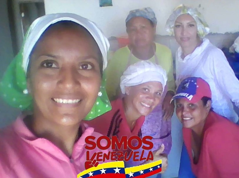 somosvzla_anaco's tweet photo. #8Jul 
#FelizInicioDeSemana ✌🇻🇪
inicio de nuestras labores en la casa de alimentación Hugo Chavez del sector el Portal municipio #Anaco 
#SomosVenezuela
#FFM
#Proal
#MadresProcesadoras
@somosvzlagob @FFM_Oficiall https://t.co/5tg6ScbBdS