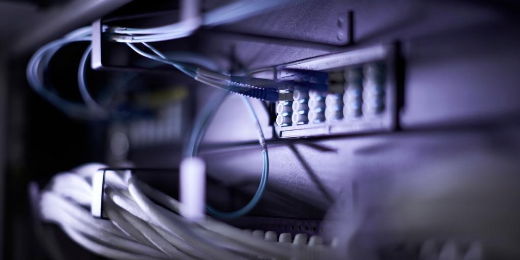 CommScope's tweet image. La #fibraóptica desempeñará un papel muy importante en la implementación de la red #5G. Comparta una foto con el HT #RunsOnCommScope de cómo le ha ayudado está solución a impulsar las nuevas tecnologías en su empresa: bit.ly/2KRRyTl

#CommScopeCALA #ThinkFiber