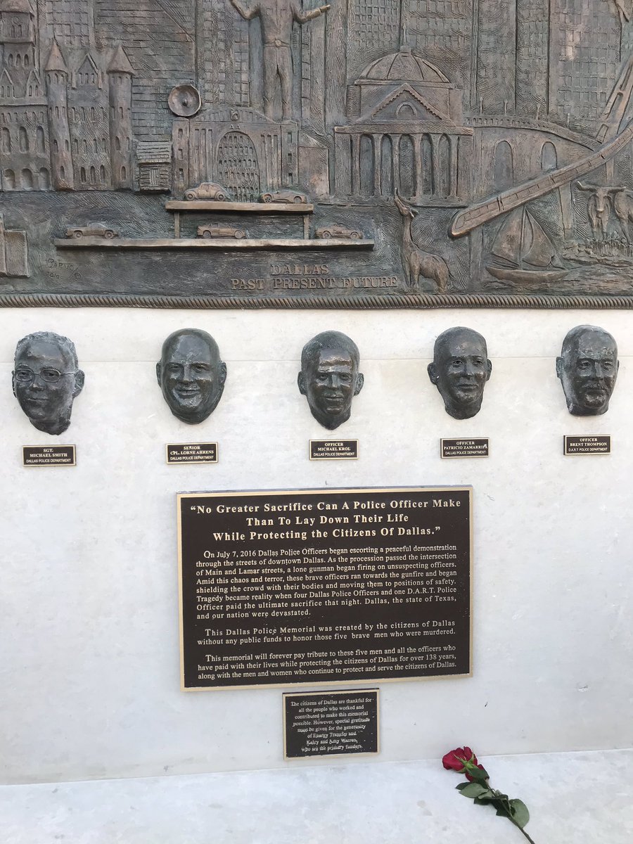 FBILEEDA's tweet photo. The City of Dallas is holding a ceremony honoring the lives of the five officers killed in the July 7th ambush in downtown Dallas in 2016. Today we remember their service and honor their sacrifice. #RememberTheFallen5
#DallasStrong https://t.co/Y80iRCb17q