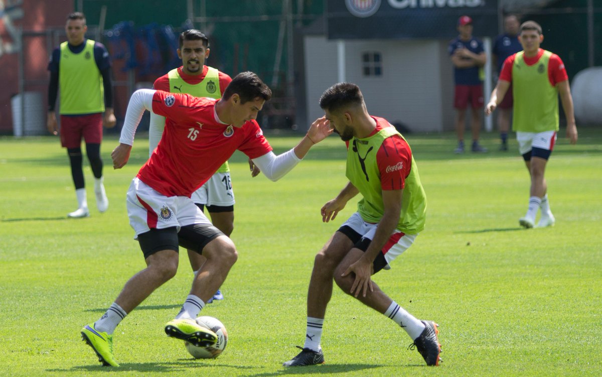 Santiago Ormeño ha quedado fuera de la plantilla de Chivas 