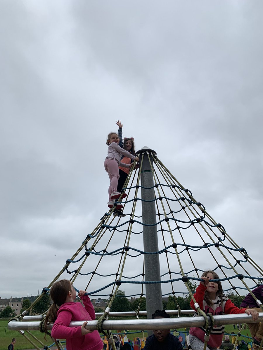 MissSinclairSPS's tweet photo. More Saughton park fun! https://t.co/QssFyuRLHP