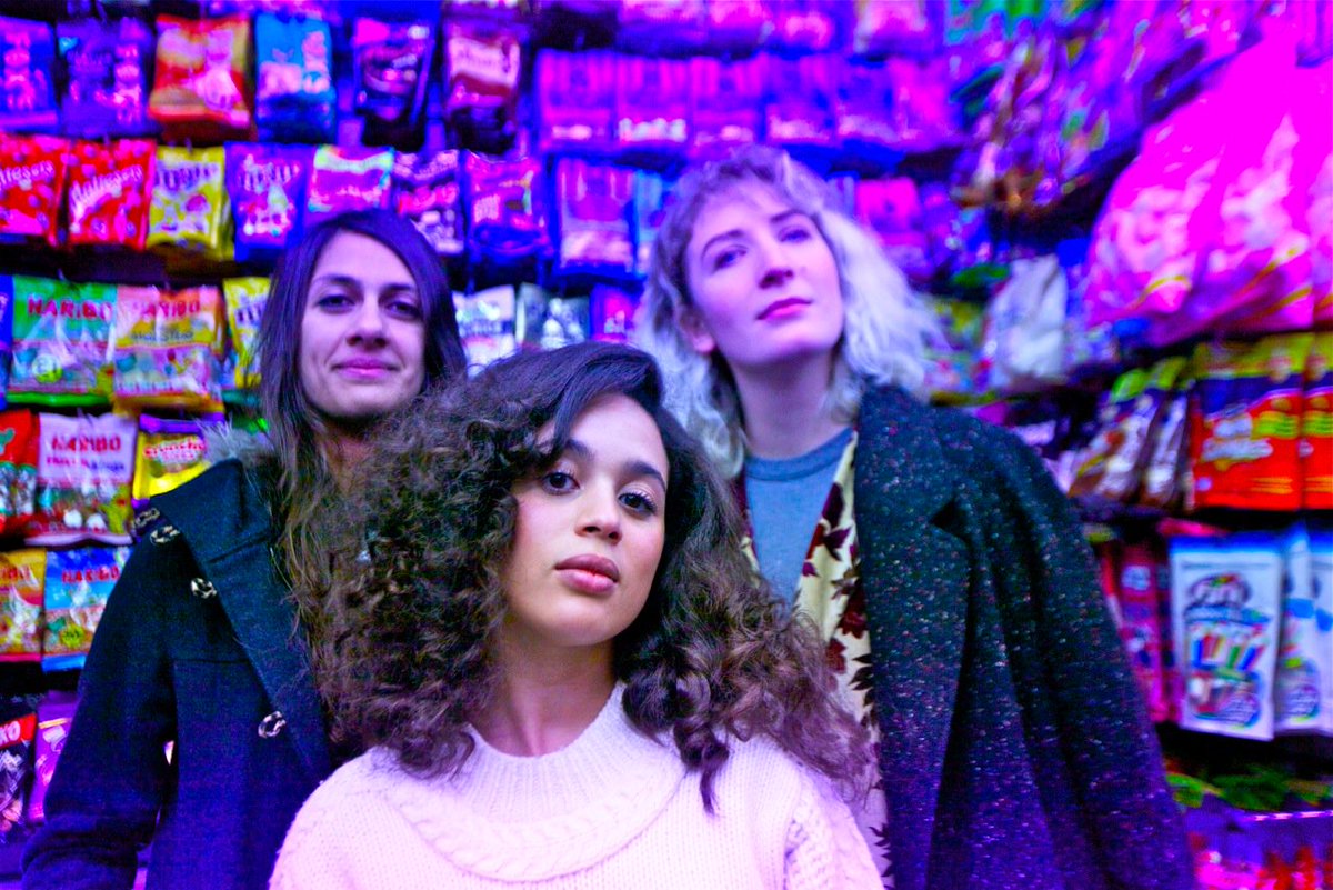 Wednesday Wingding Time with <a href="/PMcLoone/">Paul McLoone</a> he has a gorgeous #McLooneSession lined up from <a href="/pelucheband/">Peluché</a> 

Join him now for 3 hours of fabulous music.