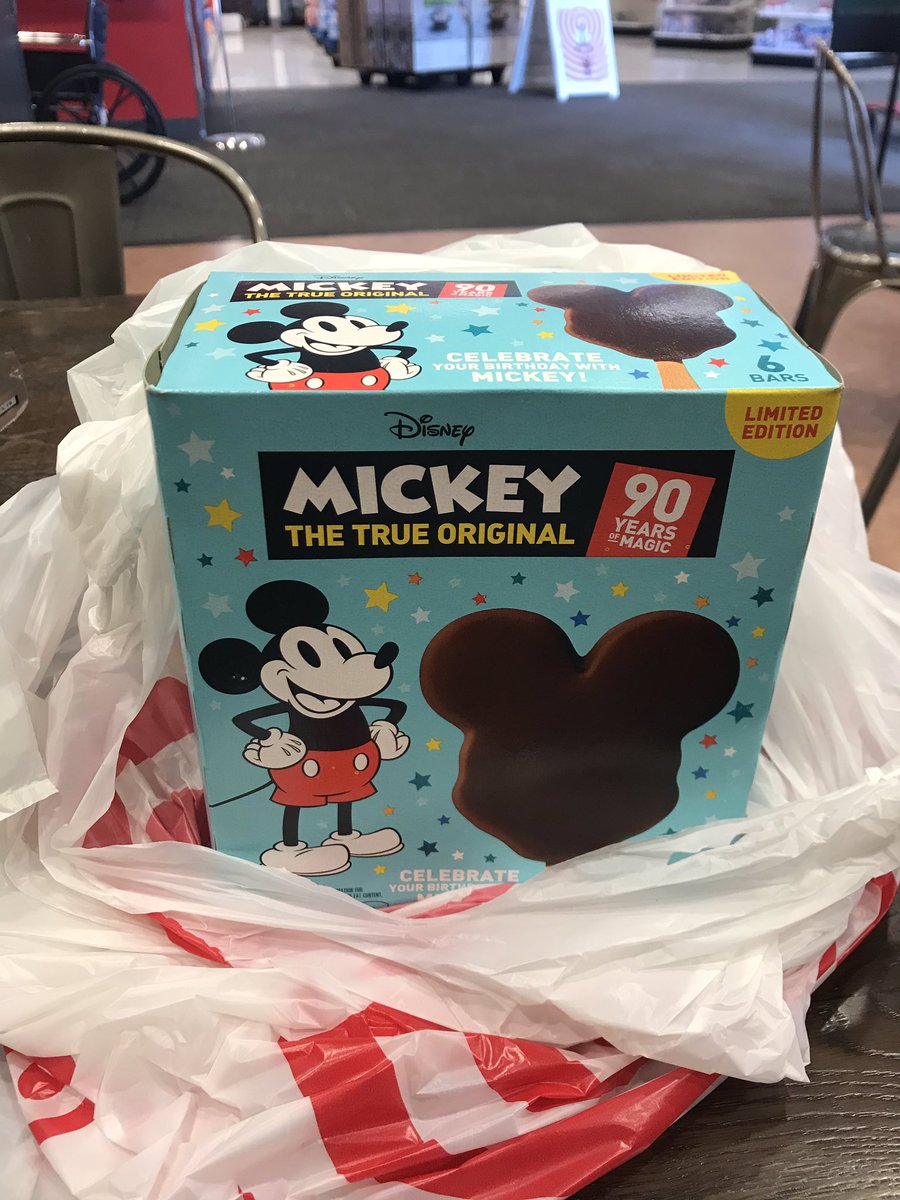 FioreWizard's tweet photo. They don’t have this at work! #MickeyMouse #mickeymouse90 #Disney #icecream https://t.co/RWp0EE04zh