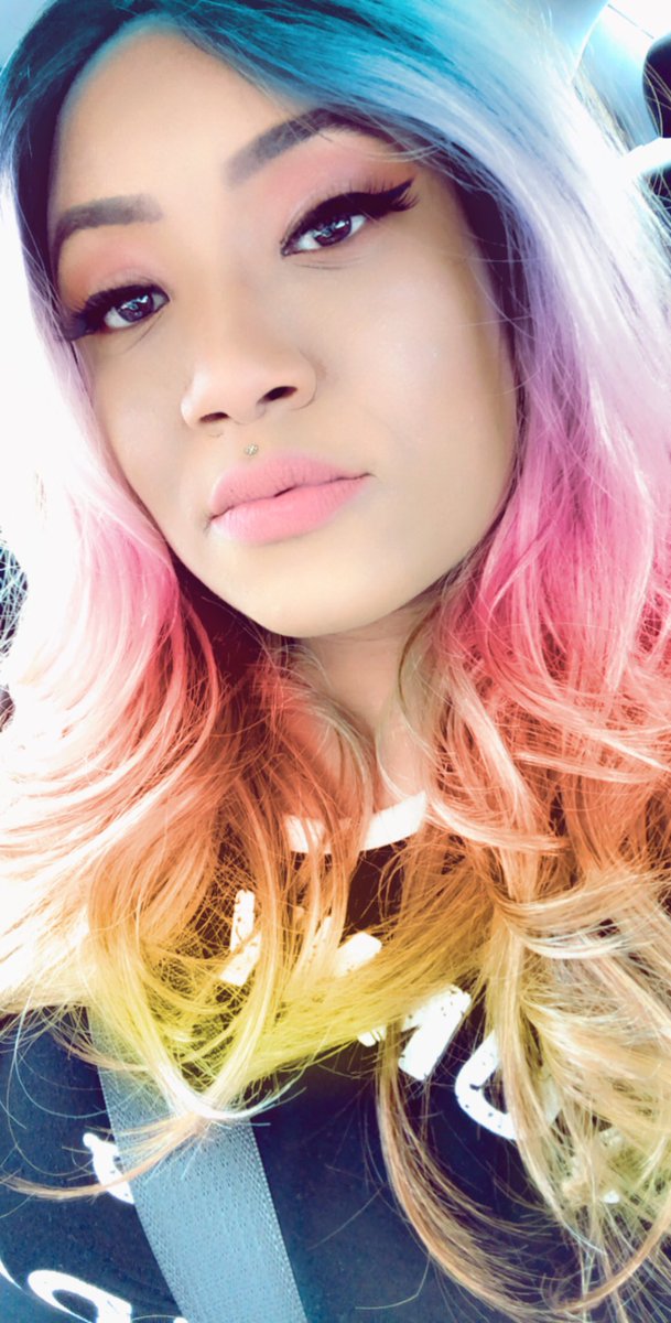Kaylanalicia's tweet photo. I wish my hair was colorful like the rainbow forreal lol but anyways..decided to give blonde a try...they have more fun right? ๐ค ๐ฑ๐ฝโโ๏ธ #getawaytime #blondie #minklashes https://t.co/G4hZsf6XUL