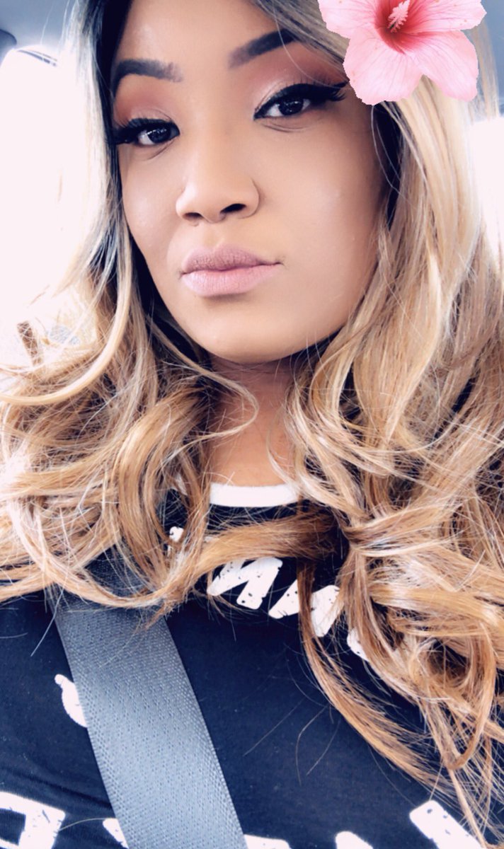 Kaylanalicia's tweet photo. I wish my hair was colorful like the rainbow forreal lol but anyways..decided to give blonde a try...they have more fun right? ๐ค ๐ฑ๐ฝโโ๏ธ #getawaytime #blondie #minklashes https://t.co/G4hZsf6XUL