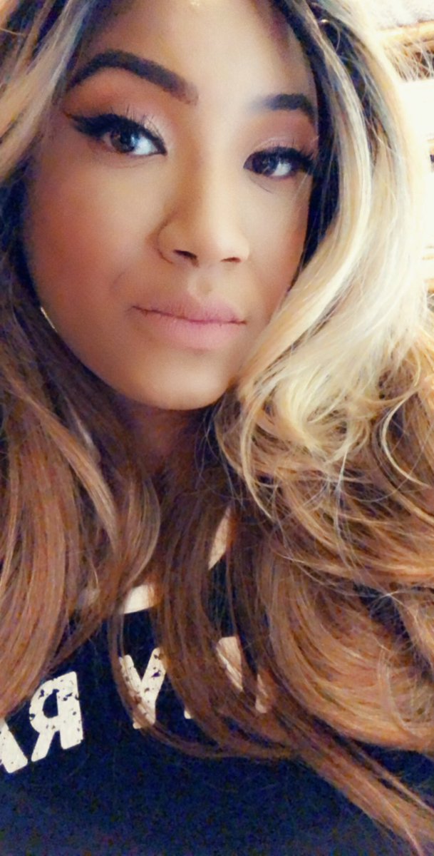 Kaylanalicia's tweet photo. I wish my hair was colorful like the rainbow forreal lol but anyways..decided to give blonde a try...they have more fun right? ๐ค ๐ฑ๐ฝโโ๏ธ #getawaytime #blondie #minklashes https://t.co/G4hZsf6XUL
