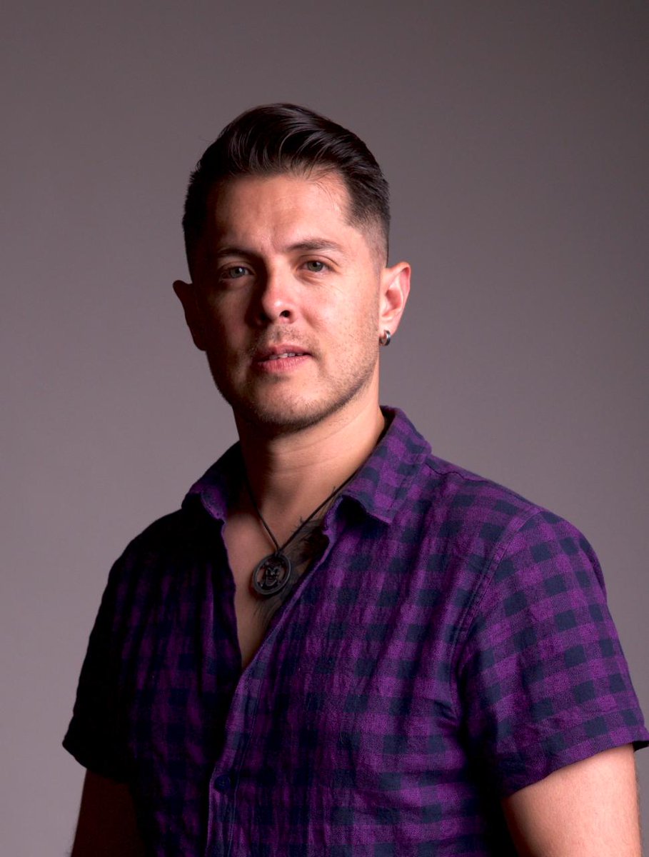 Vlad Grajales Director de "Tu Dulce Mirada" <a href="/mtm_tu/">Tu Dulce Mirada MTM</a>
De JUEVES a DOMINGO en MicroTeatro <a href="/MicroTeatroMex/">MicroTeatroMexico</a>